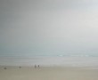 Kunstwerk (115) 2 mensen en 2 honden op het strand