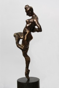 Alexandra Konstantinovna, Inzicht, 2015,  brons, b17 x d19 x h40 cm
