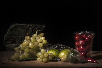 Modern Times plastic druiven