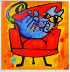 Blauwe poes in rode stoel