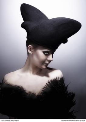 pigeon hat black pigeon hat black