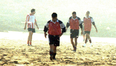 Voetbal op het strand Voetbal op het strand