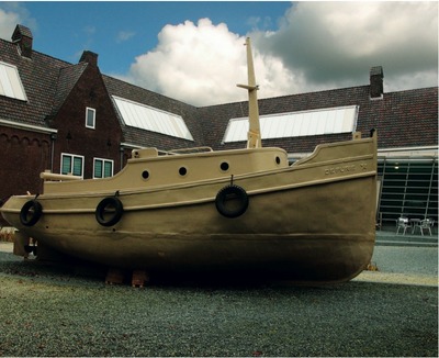 Cardboard Tugboat de Furie