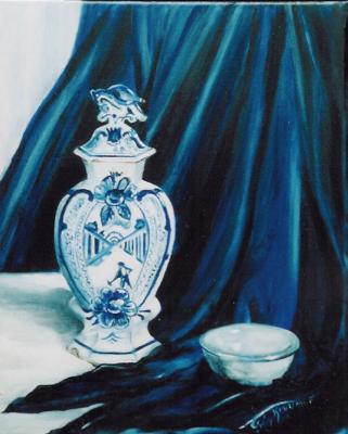 stilleven: Delftsblauwe dekselvaas stilleven: Delftsblauwe dekselvaas