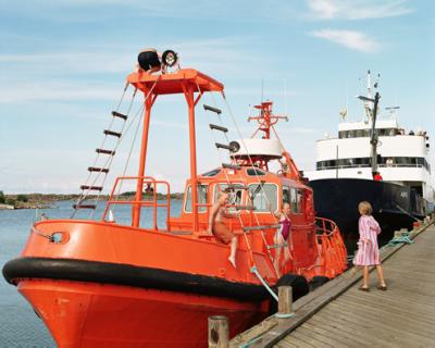 Het laatste jaar van een eiland (Spelende kinderen op boot)