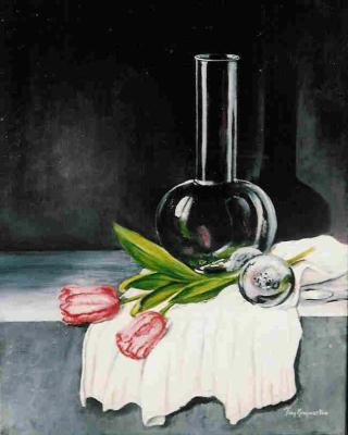 realistisch bloemstilleven:Roze Tulpen met glazen karaf realistisch bloemstilleven:Roze Tulpen met glazen karaf