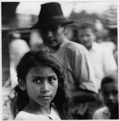 op de markt in Colombia, met bewogen beeld.